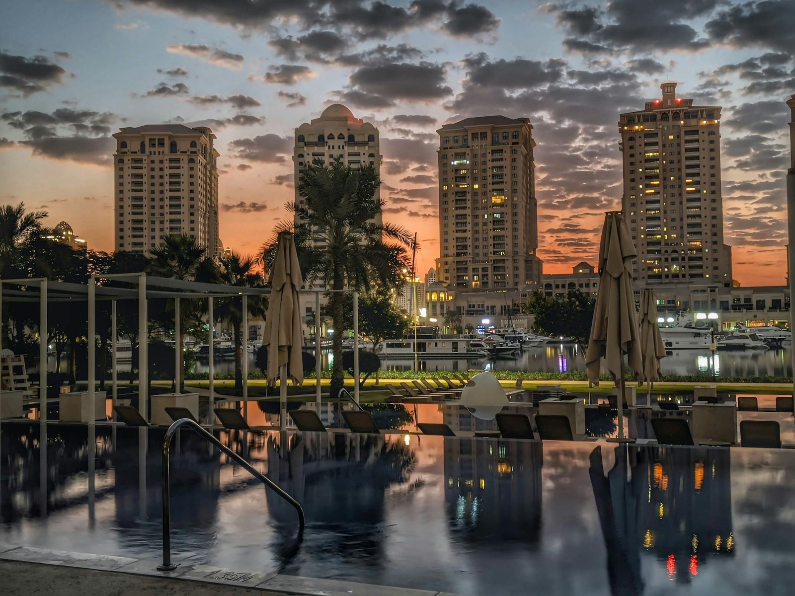 Luxury taxi service in UAE